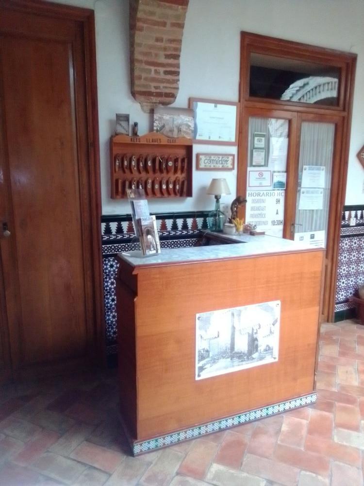 Hostal Comercio Carmona  Exterior foto